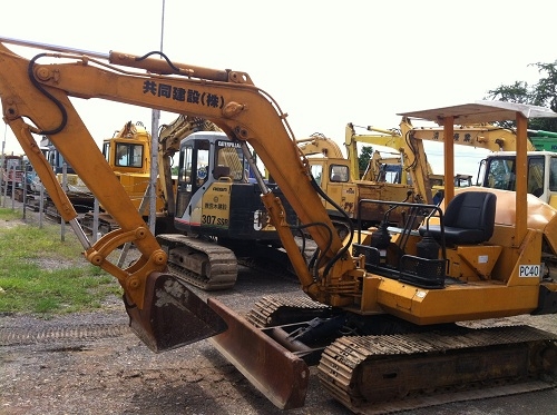 รถแบคโฮ KOMATSU PC40-6 รถแบคโฮ KOMATSU PC40-6