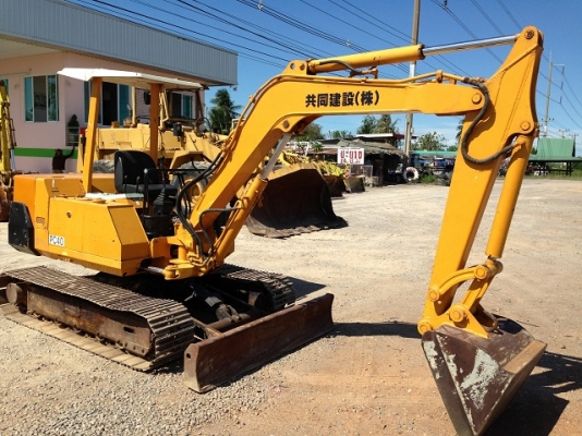 รถแบคโฮ KOMATSU PC40-6 รถแบคโฮ KOMATSU PC40-6