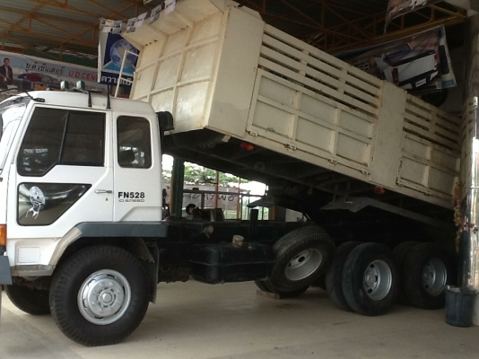 10ล้อ2เพลาสภาพดีเยี่ยม(สภาพเดิม) ดั้ม รถบ้านใช้งานน้อยมากเดิมทั้งคันรับประกันความสวย(ขายด่วน)