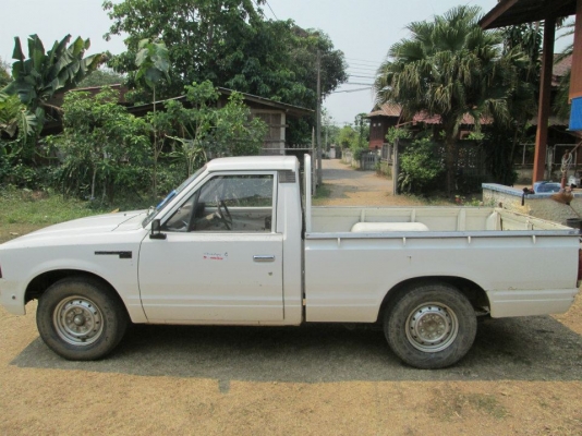 ขาย datsun 720 เครื่อง 1600 cc พร้อมใช้