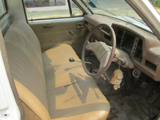 ขาย datsun 720 เครื่อง 1600 cc พร้อมใช้