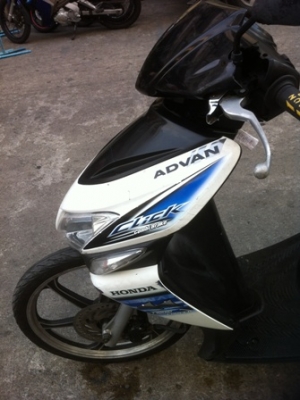 คลิกมือแรกปี49 ภาษีไม่ขาด เครื่องเดิมชุดสีไม่สวย