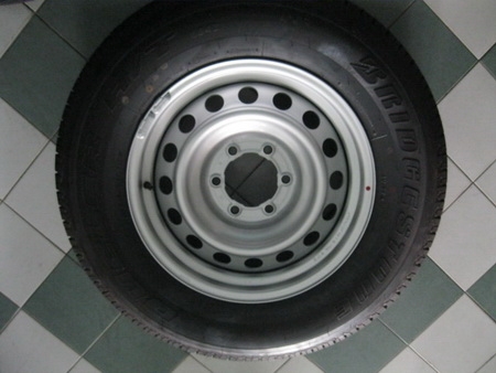 ขายล้อกระทะขอบ17" พร้อมยาง 265-65-17 ปี12