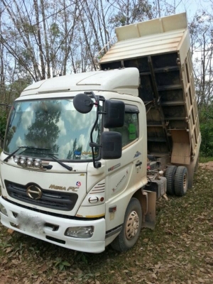 รถฮีโน่ 6 ล้อดั๊ม 150 แรงม้า ปี 49 ( ปลายปี )  สนใจติดต่อ 081 - 6079515