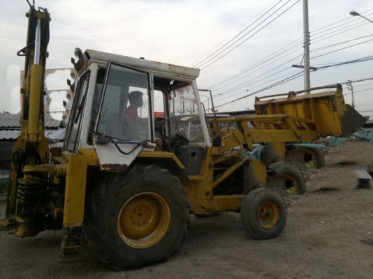 ขายรถตัก หน้า-ขุดหลัง JCB- C549DNE เพลาเดียว ซีเรี้ยล.300.000 กว่า ขายตามสภาพ ใช้งานได้