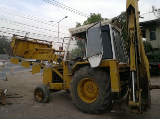 ขายรถตัก หน้า-ขุดหลัง JCB- C549DNE เพลาเดียว ซีเรี้ยล.300.000 กว่า ขายตามสภาพ ใช้งานได้