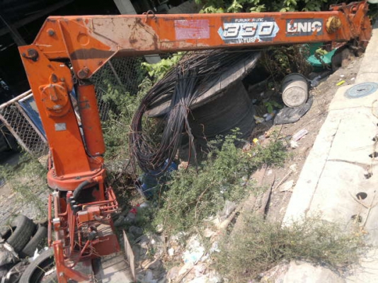 ขายเครน UNIC 330 V-TURDO 3.30 ตัน 3 ชัก 4 ปลอก ท้องวี มีใบคุมเครน สภาพสมบูรณ์พร้อมใช้