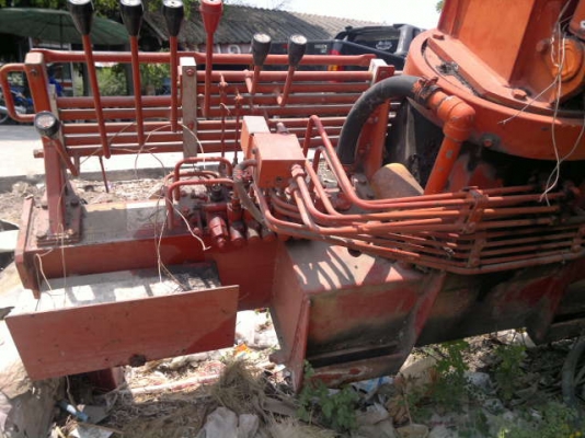 ขายเครน UNIC 330 V-TURDO 3.30 ตัน 3 ชัก 4 ปลอก ท้องวี มีใบคุมเครน สภาพสมบูรณ์พร้อมใช้