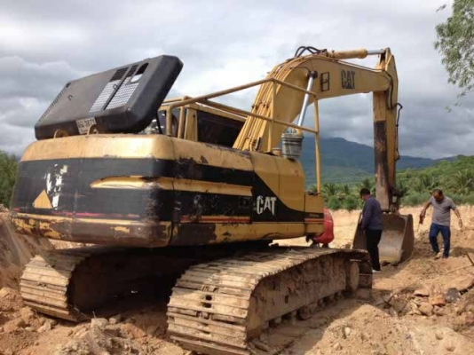 ขายรถแบคโฮ CAT 320 V.2 เครื่องเดิม ปั้มเดิม ไฟฟ้าใช้งานได้ เอกสารใบอิมวอย ราคาย้อมๆ สนใจโทร