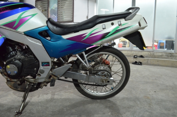 kawasaki serpico 150cc เครื่องเงียบ สภาพใช้ไปทำงานทุกวัน ทะเบียนพร้อมโอนรถมีทะเบียน พร้อมโอน เครื่องเงียบ