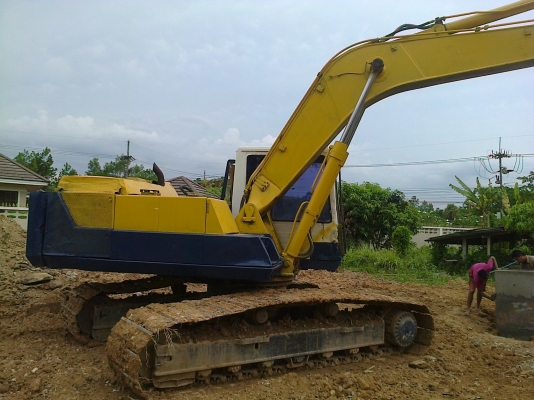 ขายPC200-3 รถพร้อมใช้งาน รถสาดสีบางๆเพื่อให้ดูดี