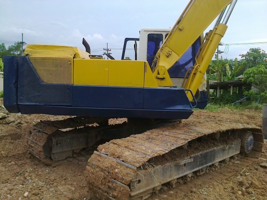 ขายPC200-3 รถพร้อมใช้งาน รถสาดสีบางๆเพื่อให้ดูดี