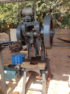 เครื่องปั้มเฟือง 15 ตัน