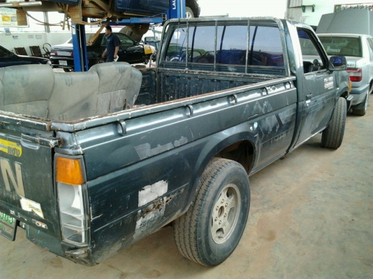 ***ขายแล้วครับขอบคุณ Truck2hand ขาย กระบะตอนเดียว NISSAN บิ๊กเอ็ม TD2.5 ปี36/93 เครื่องเดิม ฝาขาว 2.5 แห้งดีไม่เยิ้ม แรงดี ติดง่าย ช่วงล่างดีแน่นๆ คัสซีสวย ยางดี 4 เส้น กระบะมีผุ บางจุด หัวเก๋งบาง ภายในดี คอนโซลครบ เบาะมีขาด พื้นมีผุนิดๆ ขายตามสภาพ พร้อมใ