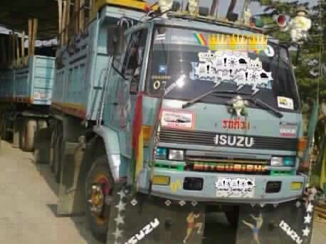 ขาย 10ล้อพ่วง แม่+ลูก ดั๊ม ISUZU ROCKY FXZ 240 นางฟ้าแท้ ปี40 แม่ เครื่องเดิม 240 แรง กระบะดั๊มเหล็ก สามมิตร ช่วงล่างดี คัสซีดี ยางดี10เส้น ภายในดีคอนโซลครบ ลูก2คานดั๊ม เหล็กสามมิตร สภาพดี ยางดี  พร้อมใช้ พร้อมลุยงาน ราคาต่อรองได้ครับ