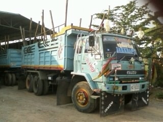 ขาย 10ล้อพ่วง แม่+ลูก ดั๊ม ISUZU ROCKY FXZ 240 นางฟ้าแท้ ปี40 แม่ เครื่องเดิม 240 แรง กระบะดั๊มเหล็ก สามมิตร ช่วงล่างดี คัสซีดี ยางดี10เส้น ภายในดีคอนโซลครบ ลูก2คานดั๊ม เหล็กสามมิตร สภาพดี ยางดี  พร้อมใช้ พร้อมลุยงาน ราคาต่อรองได้ครับ