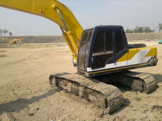 ขายรถแบคโฮ KOBELCO SK200-T ไฟฟ้าครบ แอร์มี เอกสารใบอิมวอย รถทำสีใหม่ สนใจโทร