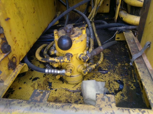 ขายรถแบคโฮ KOBELCO SK200-T ไฟฟ้าครบ แอร์มี เอกสารใบอิมวอย รถทำสีใหม่ สนใจโทร