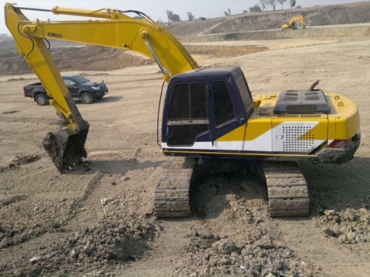 ขายรถแบคโฮ KOBELCO SK200-T ไฟฟ้าครบ แอร์มี เอกสารใบอิมวอย รถทำสีใหม่ สนใจโทร