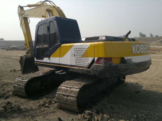 ขายรถแบคโฮ KOBELCO SK200-T ไฟฟ้าครบ แอร์มี เอกสารใบอิมวอย รถทำสีใหม่ สนใจโทร