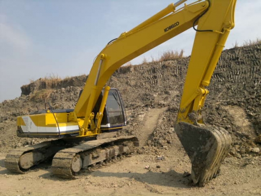 ขายรถแบคโฮ KOBELCO SK200-T ไฟฟ้าครบ แอร์มี เอกสารใบอิมวอย รถทำสีใหม่ สนใจโทร
