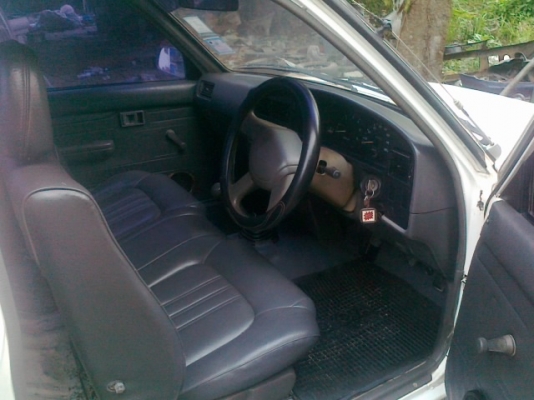 ได้ตะเข็บเดิมทั้งคัน คานมีเลข เครื่องเกียร์ดีมากๆขี่ดีช่วงล่างดีแอร์เย็นแม็กไลเนอร์ภายในสอาด คัสซีสวยสีเดิมของคัสซี (แต่สีตัวรถไม่สวยมีซีดมีแตกบ้าง เหมาะเข้าสวนไร่นา)@รับประกันว่าเครื่องดีคัสซีสวยแอร์เย็นขี่ดี ตะเข็บเดิมทั้งคัน ได้ตะเข็บเดิมทั้งคัน คานมีเลข เครื่องเกียร์ดีมากๆขี่ดีช่วงล่างดีแอร์เย็นแม็กไลเนอร์ภายในสอาด คัสซีสวยสีเดิมของคัสซี (แต่สีตัวรถไม่สวยมีซีดมีแตกบ้าง เหมาะเข้าสวนไร่นา)@รับประกันว่าเครื่องดีคัสซีสวยแอร์เย็นขี่ดี ตะเข็บเดิมทั้งคัน