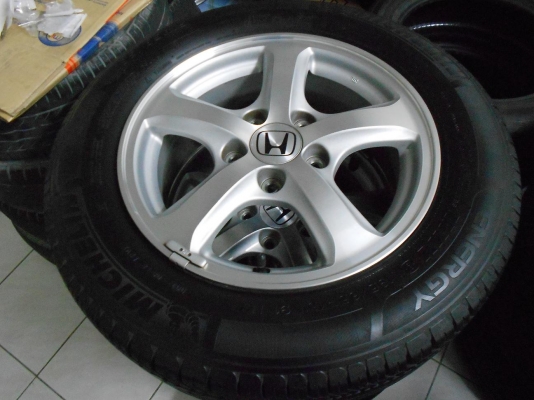 ขายล้อแม็ก honda civic ขอบ 15 พร้อมยางปลายปี 10/ใส่ฟรีค่ะ