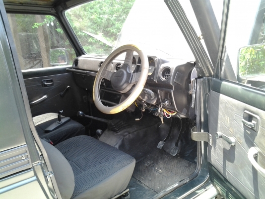 ขายรถจิ๊ปคาริเบี้ยน ปี 96 เครื่องเบนซิน ขายด่วน 99999 สามวันเท่านั้น