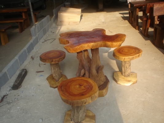 ไม้ประดู่  ซื้อมาใหม่  เหมาให้ขายบ้าน   ขายถูกๆๆ3200บาท