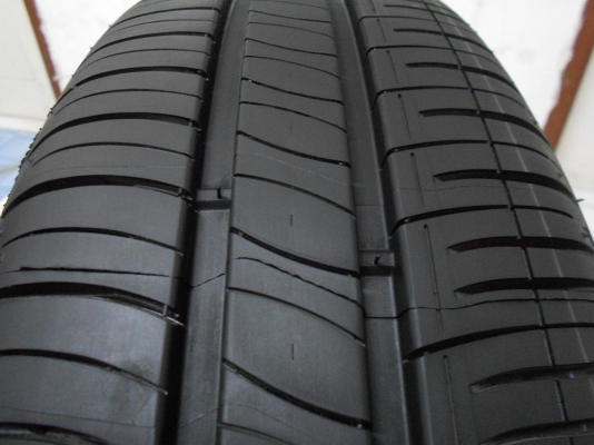 ขายยาง มิชลิน XM2 175/65/14 ถอดป้ายแดงปี 12/ใส่ฟรีค่ะ