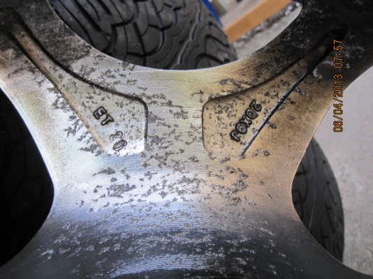 แม็กนอก Touchdownสีโครเมียม 6 รูขอบ 20 พร้อมยาง ถูกๆ