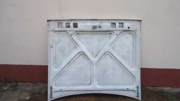 ฝากระโปรง TOYOTA    RT81ครับ