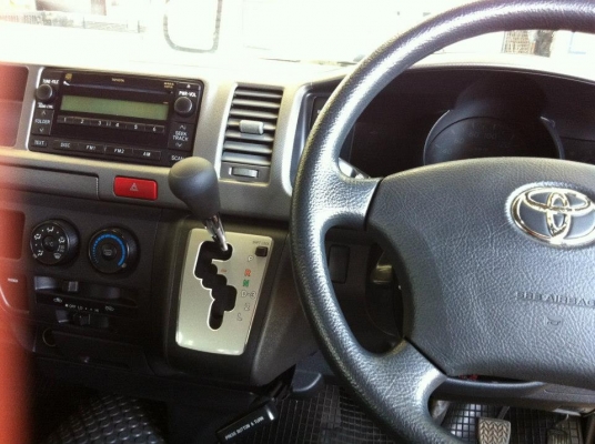 ขายรถตู้ TOYOTA สีขาว รุ่น VENTURY 2.7G ATM ปี 2011