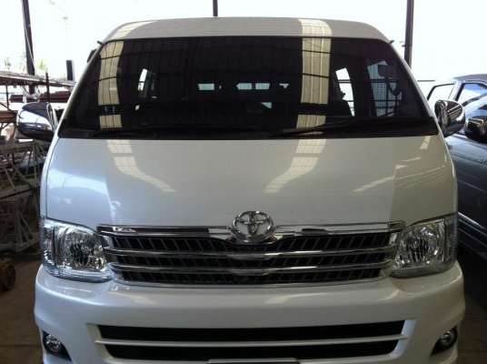 ขายรถตู้ TOYOTA สีขาว รุ่น VENTURY 2.7G ATM ปี 2011