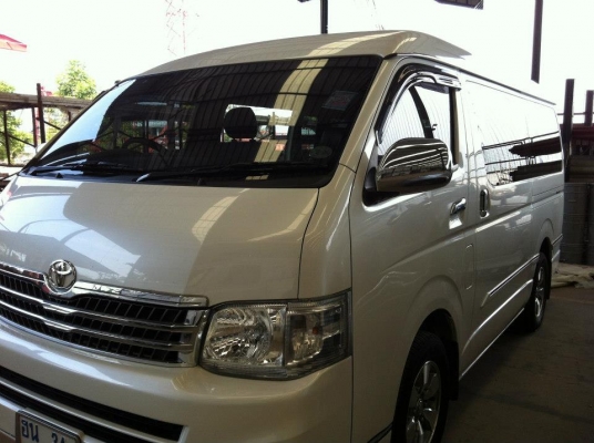 ขายรถตู้ TOYOTA สีขาว รุ่น VENTURY 2.7G ATM ปี 2011