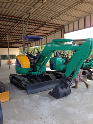 มือสองญี่ปุ่นนำเข้าเอง แบคโฮ KOMATSU-PC35MR-1 ใช้งาน 2,700 ช.ม.มือสองญี่ปุ่นแท้ สภาพดี รถพร้อมใช้ ราคาคุยกันได้ มีบริการขนส่ง