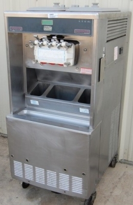 2ขาย เครื่องทำไอศครีม SOFT SERVE ยี่ห้อ TAYLOR model 8787HT-33 /3 Barrel (3หัวกด) ของ USA แบบเดียวกับที่ KFC ใช้ สภาพ 85-90\% ใช้งานได้ อุปกรณ์ครบ ราคาตอนนำเข้าเครื่องละ 800,000 บาท มีอยู่4 เครื่อง ต้องการขายราคาถูก 2ขาย เครื่องทำไอศครีม SOFT SERVE ยี่ห้อ TAYLOR model 8787HT-33 /3 Barrel (3หัวกด) ของ USA แบบเดียวกับที่ KFC ใช้ สภาพ 85-90\% ใช้งานได้ อุปกรณ์ครบ ราคาตอนนำเข้าเครื่องละ 800,000 บาท มีอยู่4 เครื่อง ต้องการขายราคาถูก