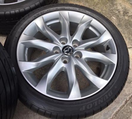 แม็ก มาสด้า3 ขอบ18 พร้อมยาง Dunlop 215-45-18