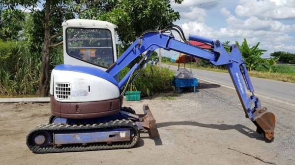 ขายด่วนรถแบคโฮมิตซู MM25SRเคื่อง3สูบปั่มดีคอลโทลน้ำมันเท่าPC25รถนอกเพิ่งเข้ามาใหม่สถาพพร้อมใช้ยังไม่เคยใช้งานในไทยเลย