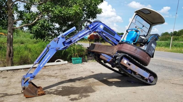 ขายด่วนรถแบคโฮมิตซู MM25SRเคื่อง3สูบปั่มดีคอลโทลน้ำมันเท่าPC25รถนอกเพิ่งเข้ามาใหม่สถาพพร้อมใช้ยังไม่เคยใช้งานในไทยเลย