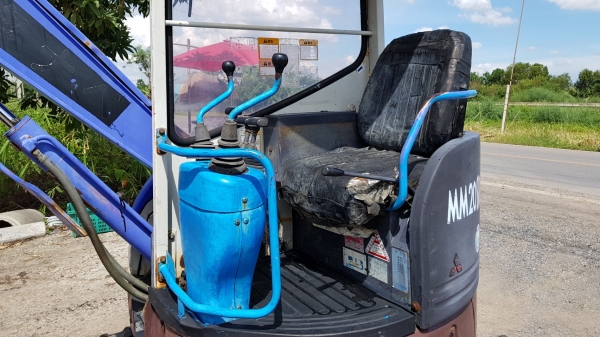 ขายด่วนรถแบคโฮมิตซู MM25SRเคื่อง3สูบปั่มดีคอลโทลน้ำมันเท่าPC25รถนอกเพิ่งเข้ามาใหม่สถาพพร้อมใช้ยังไม่เคยใช้งานในไทยเลย