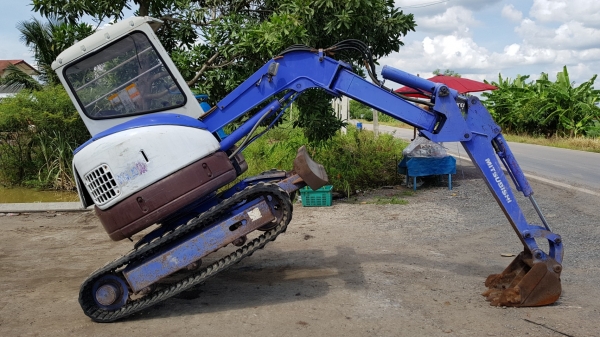 ขายด่วนรถแบคโฮมิตซู MM25SRเคื่อง3สูบปั่มดีคอลโทลน้ำมันเท่าPC25รถนอกเพิ่งเข้ามาใหม่สถาพพร้อมใช้ยังไม่เคยใช้งานในไทยเลย