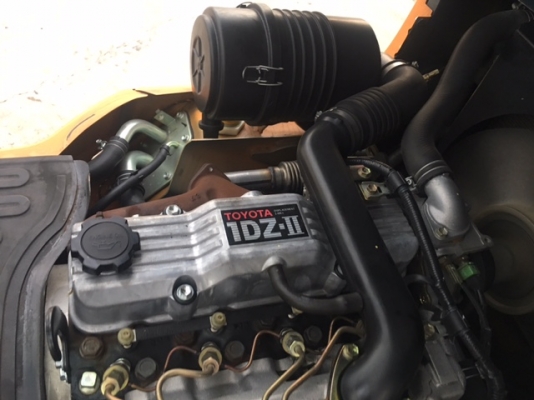 ขายรถโฟลคลิฟท์ TOYOTA  7FD15 ,ใหม่ล่าสุด , เสายกสูง 4 เมตร , เครื่องยนต์ดีเซล 1DZ-II  ,งาปรับคว่ำหงาย , ปุ้งกี๋ ปากกว้าง 1.5 เมตร , รถนำเข้าแท้จากญี่ปุ่น 100\%  ( รถไม่เคยใช้งานในเมืองไทย นำเข้าจากญี่ปุ่น )