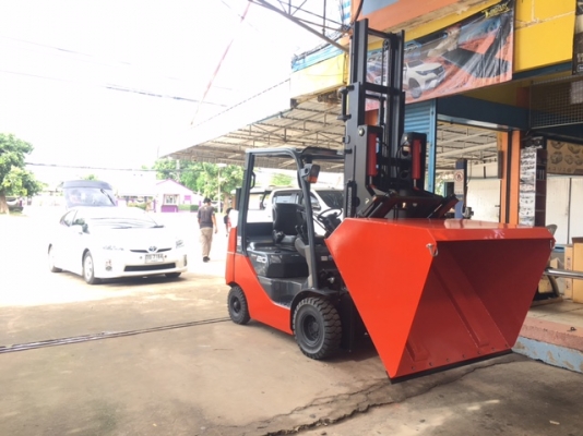 ขายรถโฟลคลิฟท์ TOYOTA  8FDK20 ,ใหม่ล่าสุด , เสายกสูง 4 เมตร , เครื่องยนต์ดีเซล 1DZ-III  ,งาปรับคว่ำหงาย , ปุ้งกี๋ ปากกว้าง 1.5 เมตร , รถนำเข้าแท้จากญี่ปุ่น 100\%  ( รถไม่เคยใช้งานในเมืองไทย นำเข้าจากญี่ปุ่น )