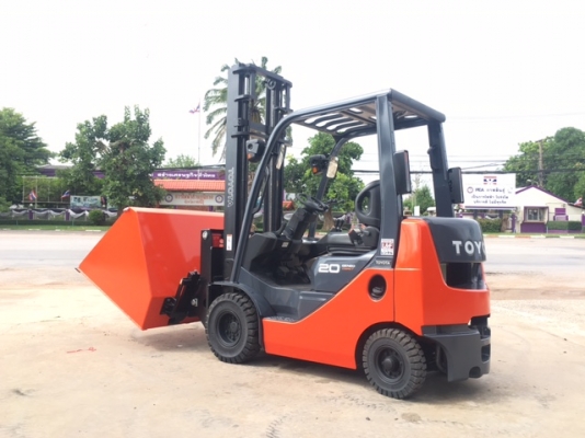 ขายรถโฟลคลิฟท์ TOYOTA  8FDK20 ,ใหม่ล่าสุด , เสายกสูง 4 เมตร , เครื่องยนต์ดีเซล 1DZ-III  ,งาปรับคว่ำหงาย , ปุ้งกี๋ ปากกว้าง 1.5 เมตร , รถนำเข้าแท้จากญี่ปุ่น 100\%  ( รถไม่เคยใช้งานในเมืองไทย นำเข้าจากญี่ปุ่น )