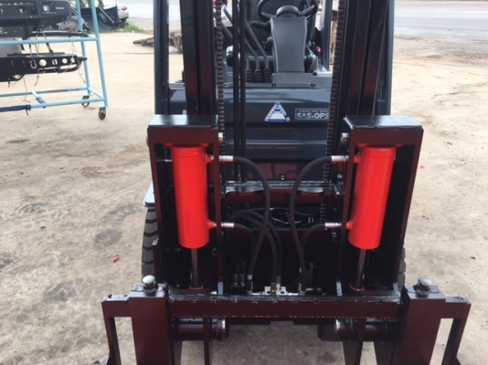 ขายรถโฟลคลิฟท์ TOYOTA  8FDK20 ,ใหม่ล่าสุด , เสายกสูง 4 เมตร , เครื่องยนต์ดีเซล 1DZ-III  ,งาปรับคว่ำหงาย , ปุ้งกี๋ ปากกว้าง 1.5 เมตร , รถนำเข้าแท้จากญี่ปุ่น 100\%  ( รถไม่เคยใช้งานในเมืองไทย นำเข้าจากญี่ปุ่น )