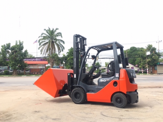 ขายรถโฟลคลิฟท์ TOYOTA  8FDK20 ,ใหม่ล่าสุด , เสายกสูง 4 เมตร , เครื่องยนต์ดีเซล 1DZ-III  ,งาปรับคว่ำหงาย , ปุ้งกี๋ ปากกว้าง 1.5 เมตร , รถนำเข้าแท้จากญี่ปุ่น 100\%  ( รถไม่เคยใช้งานในเมืองไทย นำเข้าจากญี่ปุ่น )