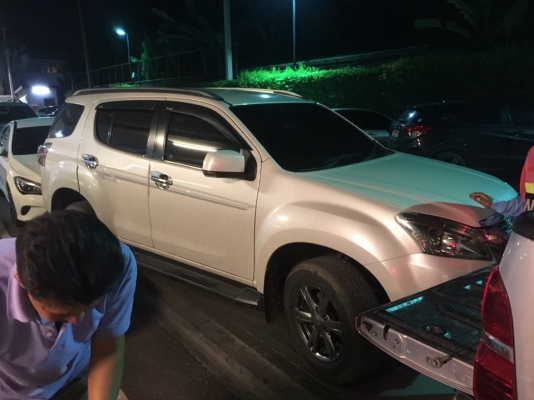 ยาง Bridgestone 265 65 17 กลางปี16 ดอกเต็ม ไม่มีปะ ใช้ยาว ราคาไม่แพง