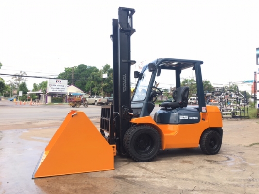 ขายรถโฟลคลิฟท์ TOYOTA  7FD25  , เสายกสูง 5 เมตร , เครื่องยนต์ดีเซล 2Z ,งาปรับคว่ำหงาย , ปุ้งกี๋ ปากกว้าง 2.0 เมตร , รถนำเข้าแท้จากญี่ปุ่น 100\%  ( รถไม่เคยใช้งานในเมืองไทย นำเข้าจากญี่ปุ่น )