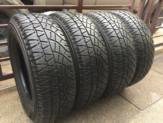 ยาง Michelin 225 70 15 ปลายปี15 ดอกเต็ม ไม่มีปะ ใช้ยาว ราคาไม่แพง